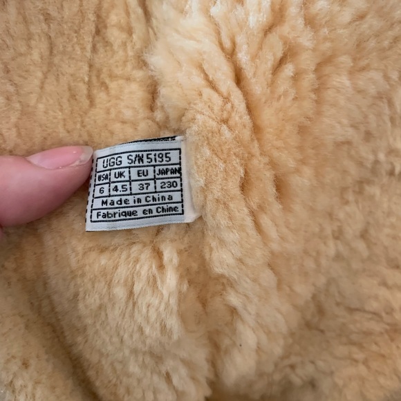 Cargo Uggs - Picture 3 of 3